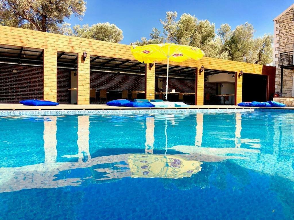 Victoria Hotel And Lounge Foça Exteriör bild